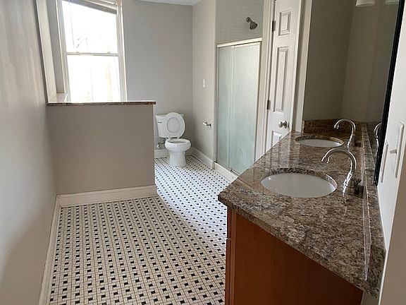 Large Bathroom - shared with one