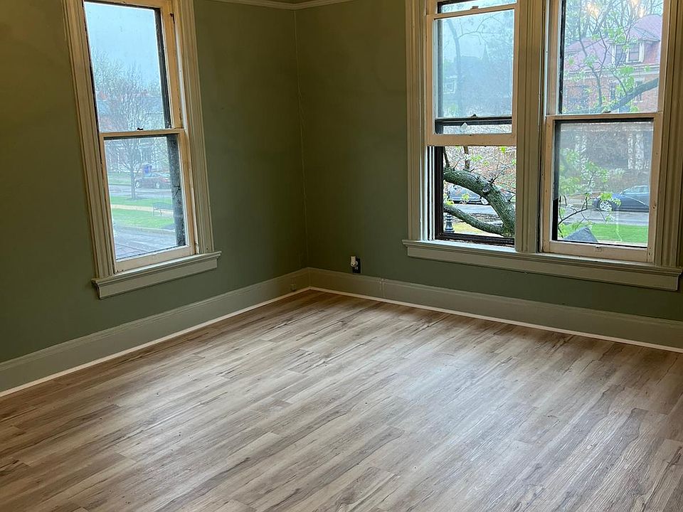 1st image of 835 Campbell Ave #1