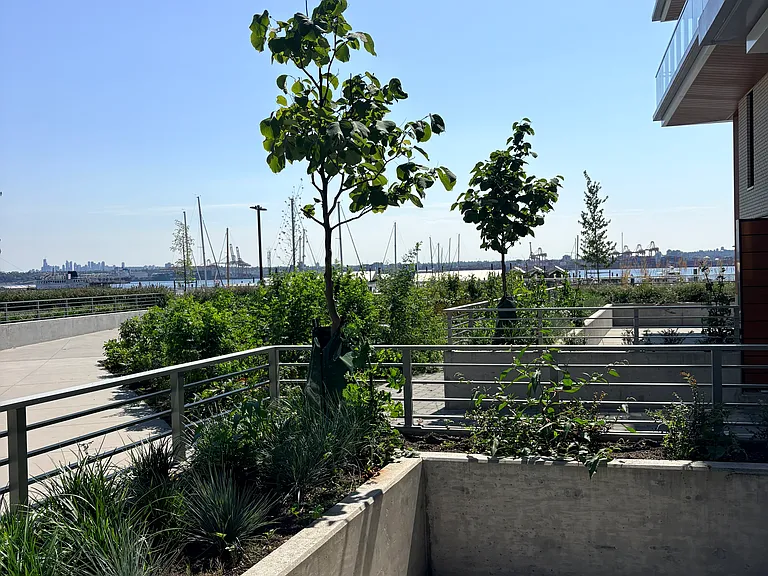 777 Harbourside Dr — Photo 11