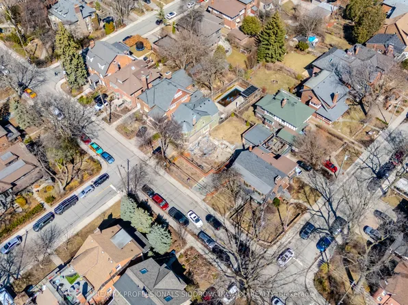 291 Indian Rd, Toronto, ON M6R 2X5