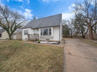 2013 E Fairchild St, Wichita, KS 67219