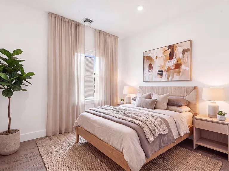 290 Griffith St #2 — Photo 7