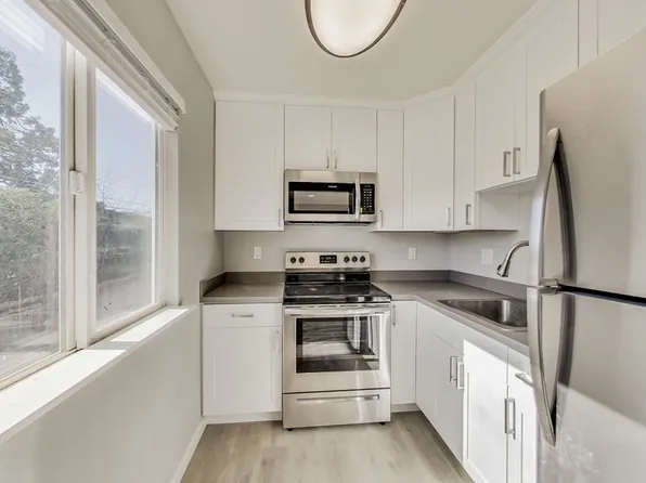 2240 Angela Ct APT 8, Campbell, CA 95008