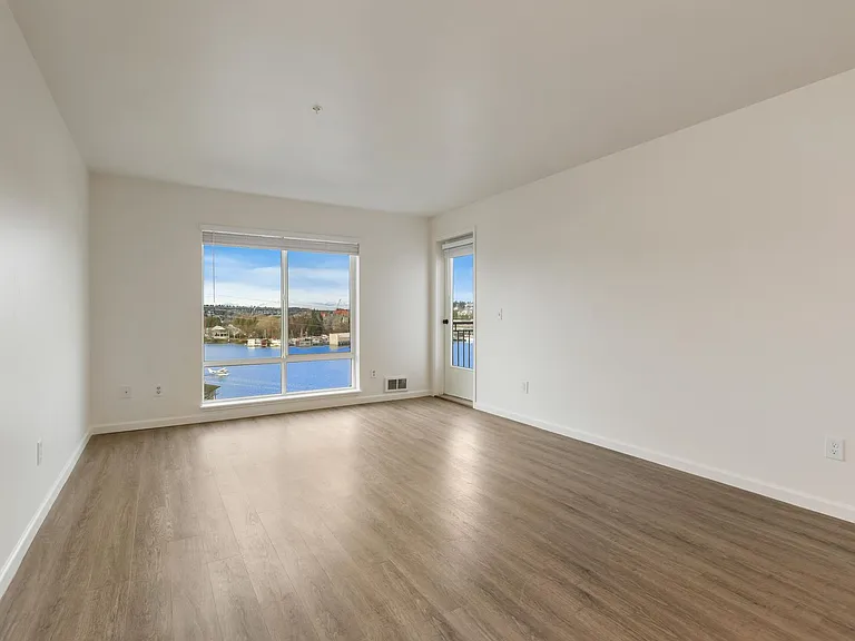 Remi Apartments — Photo 14