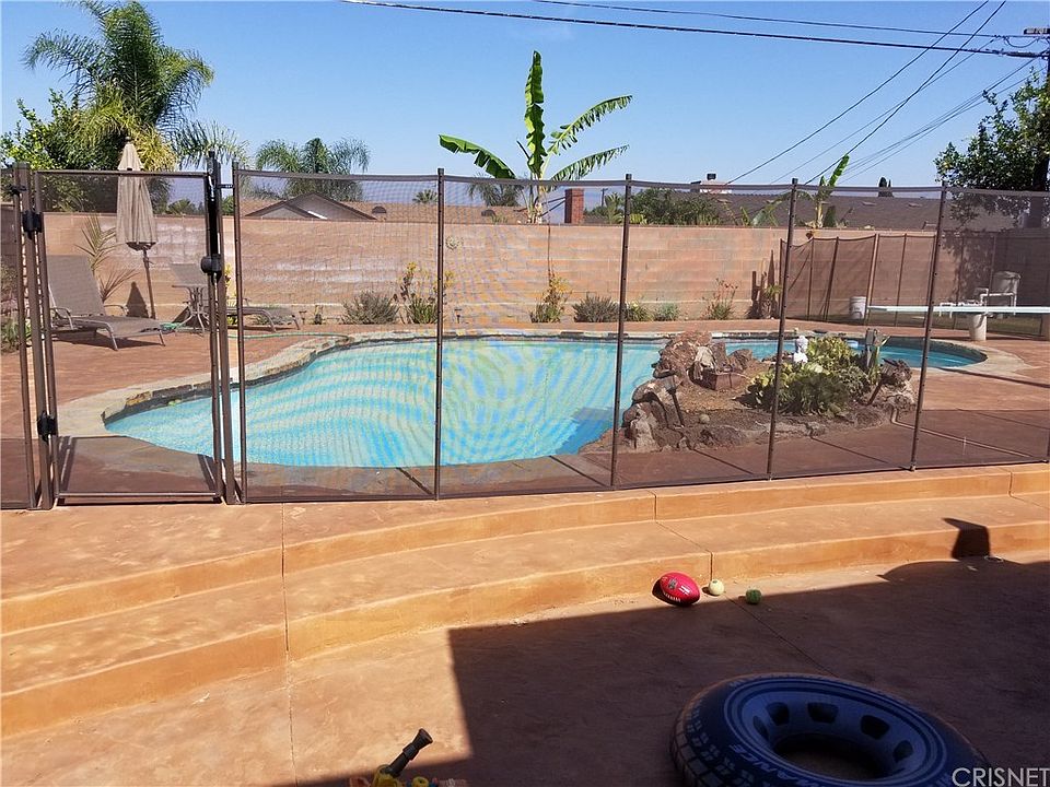 2nd image of 9634 Valjean Ave