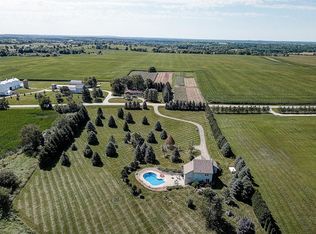 N88W34800 Mapleton Rd, Oconomowoc, WI 53066