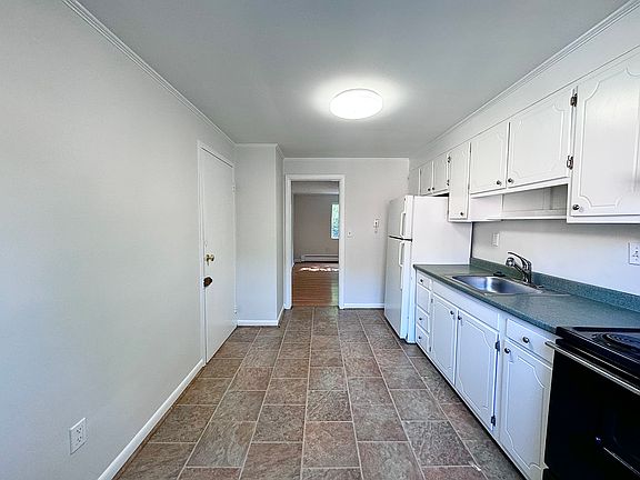 2nd image of 52 Bryon Rd Unit 2