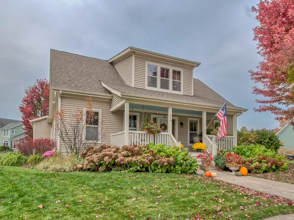 658 Indian Path Rd, Grayslake, IL 60030
