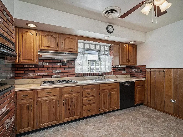 3835 Burgen Ave — Photo 13