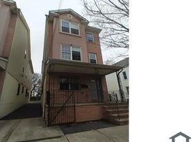 30 Kent St, Newark, NJ