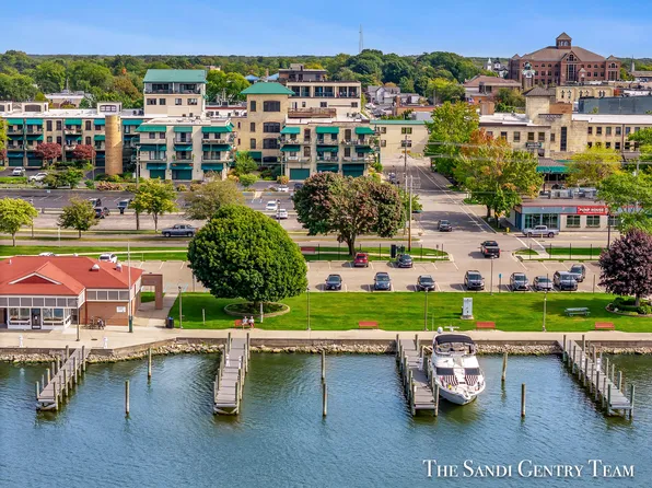 106 N Harbor Dr, Grand Haven, MI 49417
