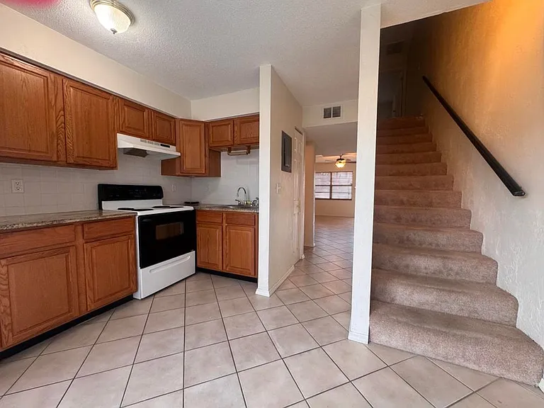 1351 S Ridgewood Ave #26 — Photo 8