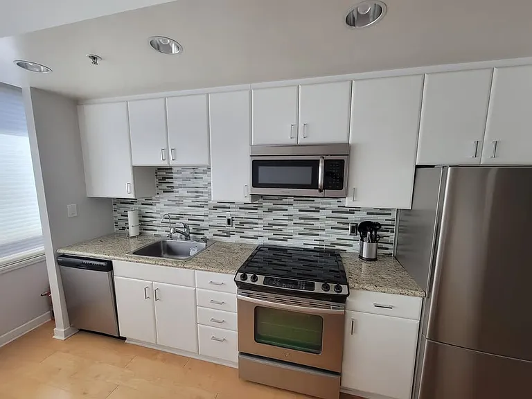 250 King St #742 — Photo 5