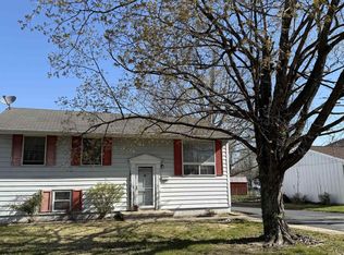 1446 E 4th St, Centralia, IL 62801
