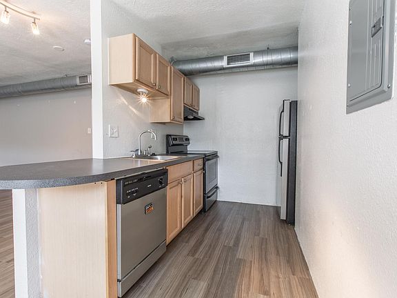 2nd image of 629 E Armour Blvd #629-1F