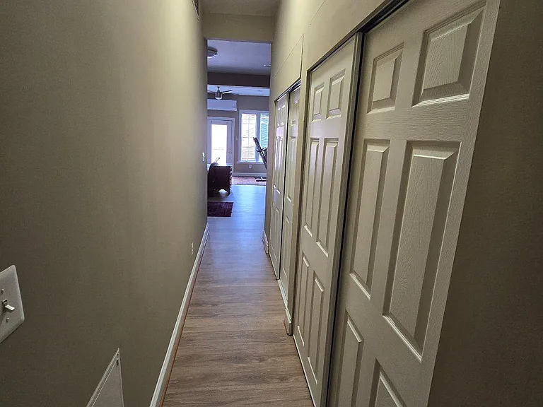 782 W Hamburg St — Photo 19