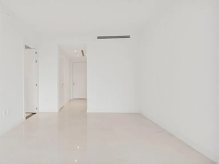 300 Biscayne Boulevard Way #4 — Photo 11