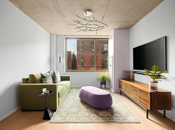 196 Orchard St #5K, New York, NY 10002