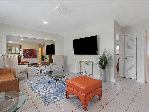 5th image of 605 SW 17th St #1-6