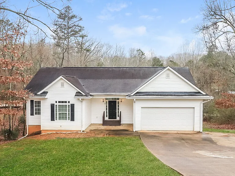 36 Hickory Holw SW — Photo 1