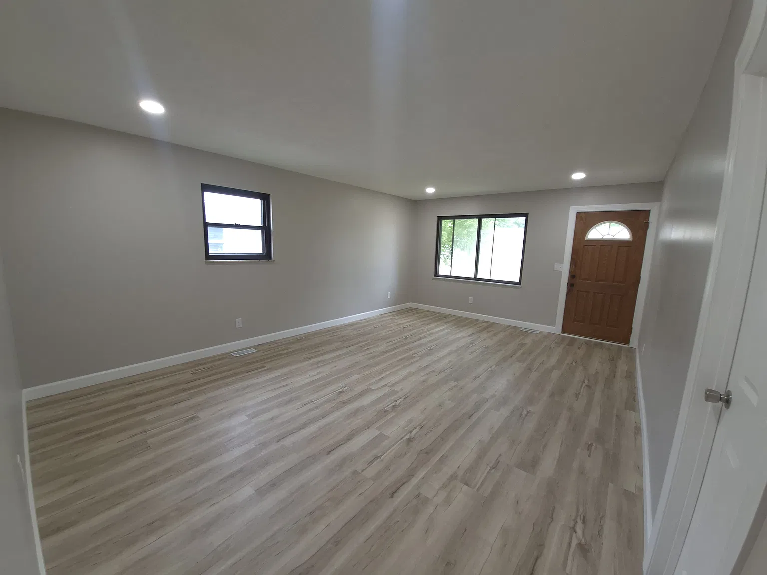 3 bed, 1200 sqft, $1,750 — Photo 2