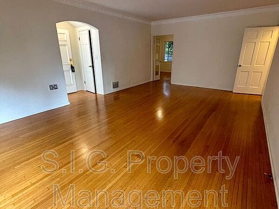 5th image of 7103 Hillside Ave