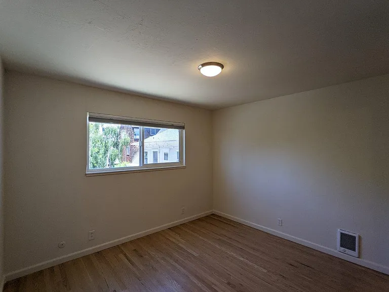 2534 Benvenue Ave — Photo 72