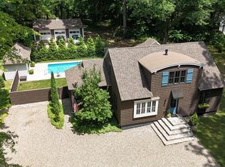 9043 Warren Woods Rd, Lakeside, MI 49116