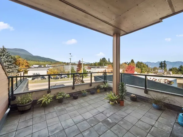 875 Gibsons Way #205, Gibsons, BC V0N 1V8