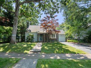 30 Nickerson Rd, Newton, MA 02467