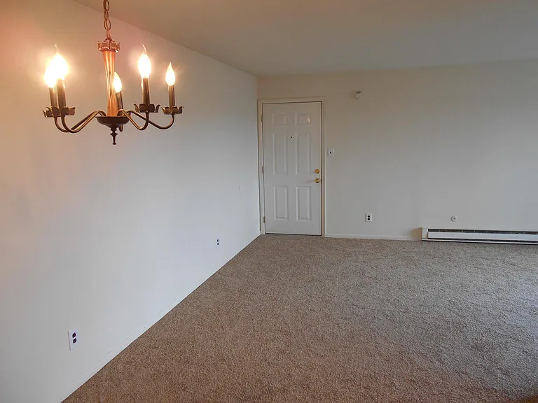 1407 E Tremont St #11 — Photo 5
