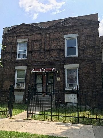 1st image of 207 N La Crosse Ave