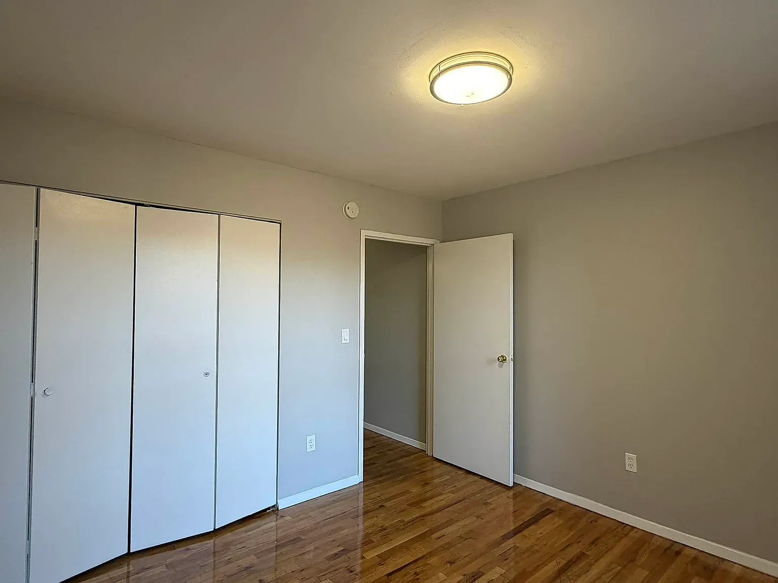1187 Anderson Ave — Photo 3