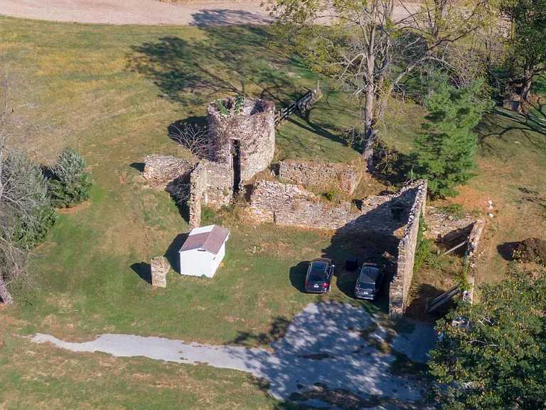 1025 N Chatham Rd — Photo 44