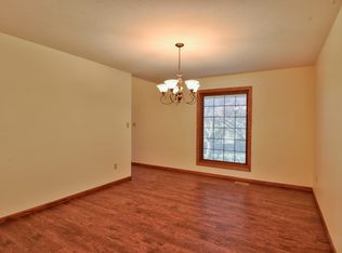 5316 Thompson Rd, Manhattan, KS 66503