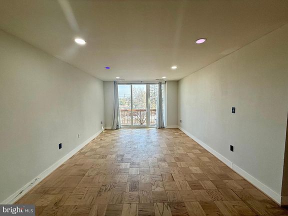5th image of 130 Slade Ave APT 417