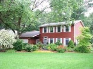 971 Acorn Dr, Holland, MI 49424