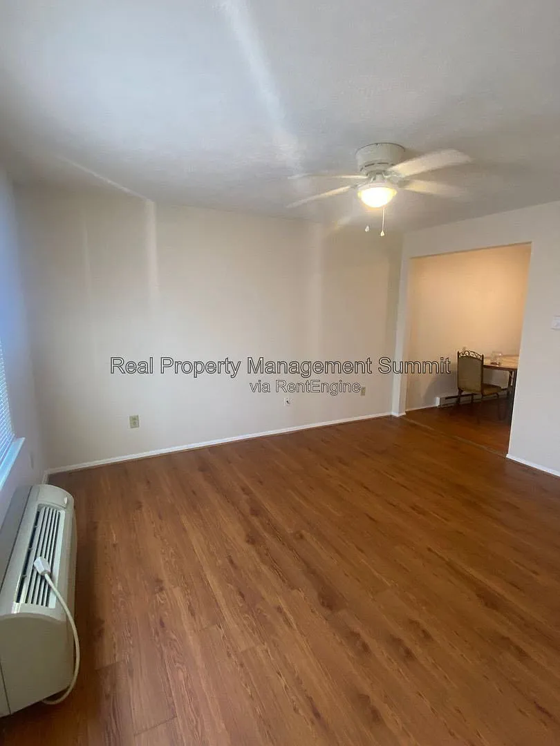 2 bed, 1.0 bath, 768 sqft, $1,200 — Photo 2