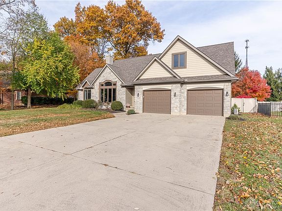 3rd image of 2355 Worthington Dr