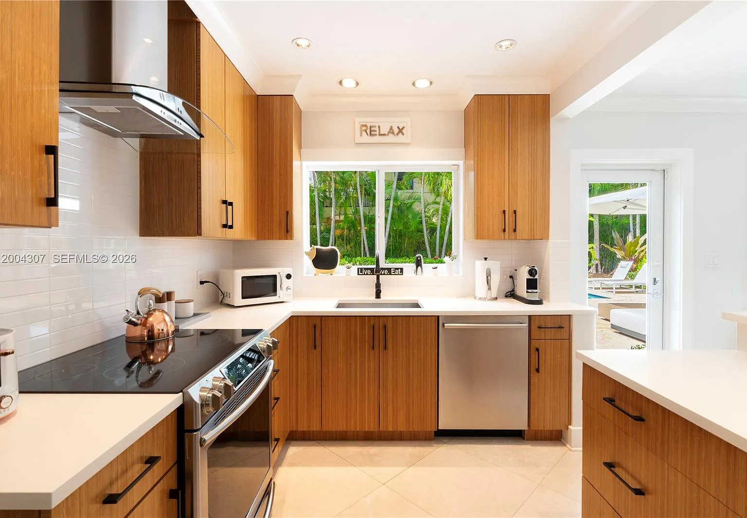 3 bed, 2.0 bath, 1900 sqft, $15,000 — Photo 3