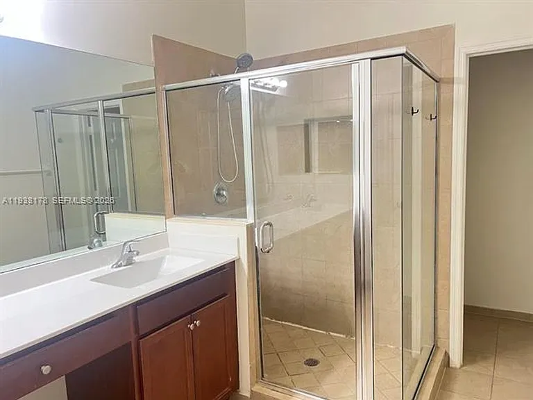 191 SE 35th Ave #191 — Photo 23