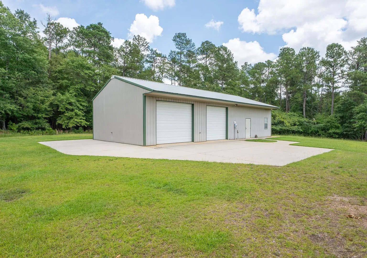785 Glenwood Drive — Photo 2