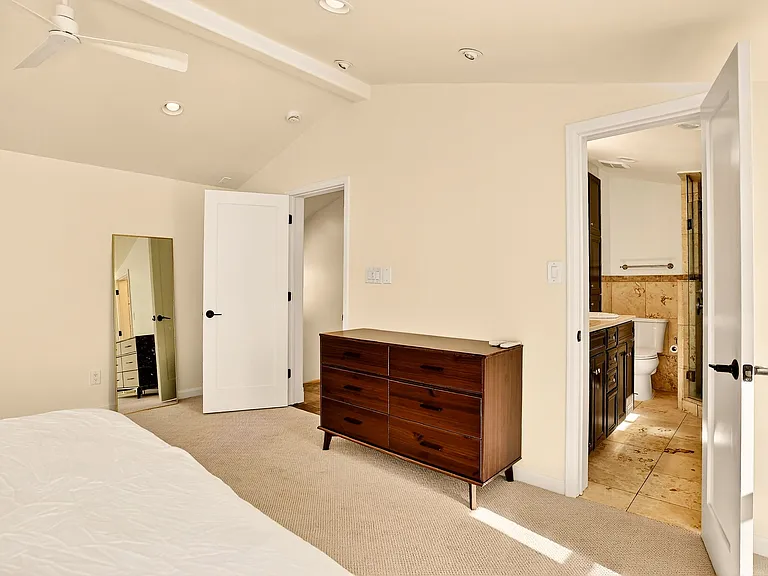 2215 Meade St — Photo 22