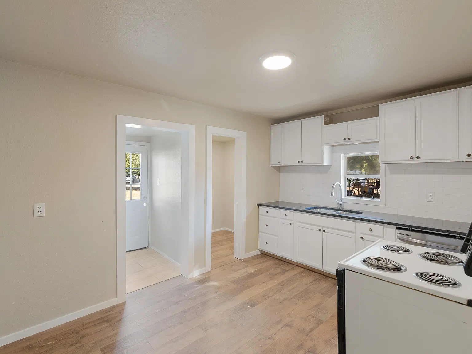 3 bed, 1361 sqft, $1,400 — Photo 3