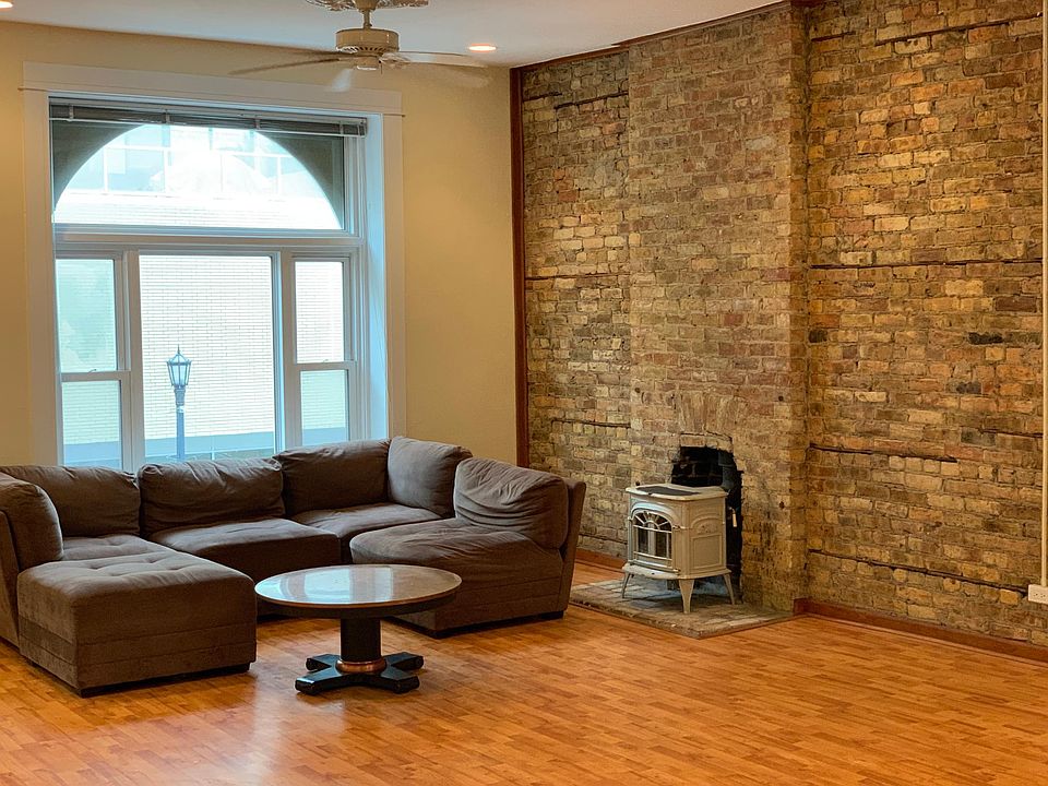 1st image of 913 Chicago Ave