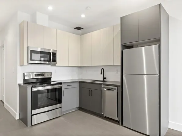 2505 Third Avenue image 1 of 10