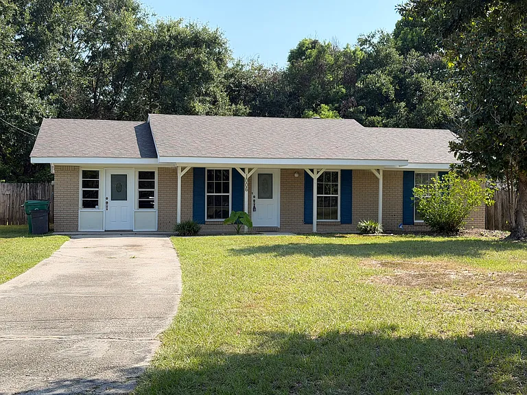 2006 Spanish Acres Dr — Photo 1