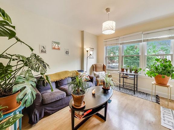 2nd image of 3432 W Palmer St #1