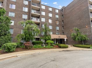 225 S Rohlwing Rd UNIT 101, Palatine, IL 60074