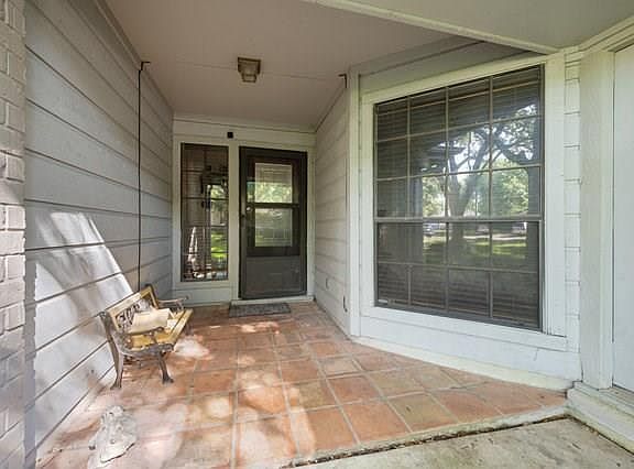 3rd image of 403 Pleasant Valley Dr